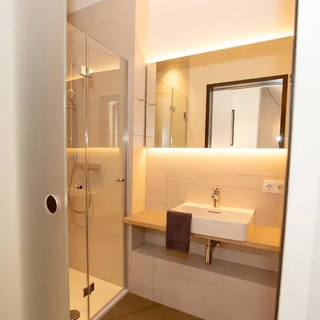 Alter Hafen Marktsteft Hotel *